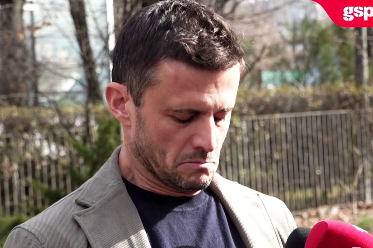 FRF își reafirmă pavilionul: alegeri pentru conducerea și reprezentanții cluburilor din fotbalul românesc Federația Română de Fotbal (FRF) și-a desemnat oficial noua conducere în cadrul Adunării Generale de astăzi, în cadrul unui scrutin care a avut menirea să stabilească atât președintele instituției, cât și reprezentanții cluburilor din Liga 1, Liga 2, Liga 3, fotbal feminin, în sală și de juniori