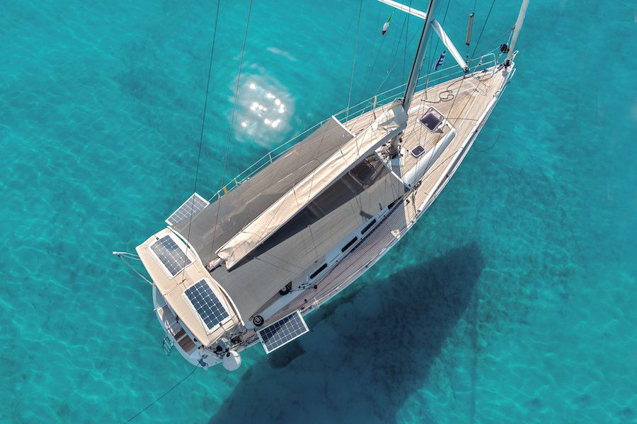 Panourile solare transformă navigația: eficiență și autonomie pe mare