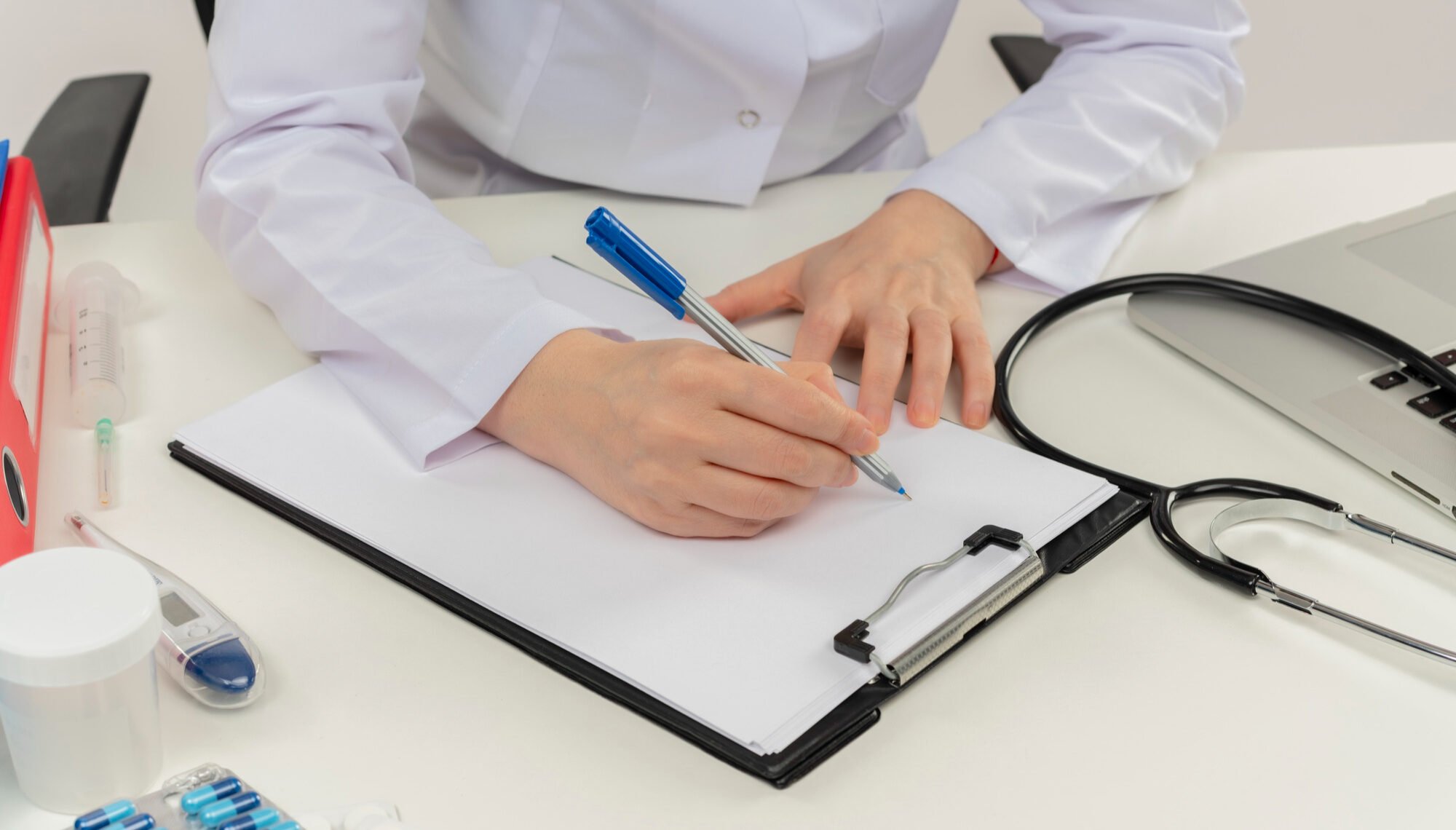 Primăria Sectorului 2 a anunțat recent că a demarat o amplă verificare a modului în care angajații săi au gestionat acordarea concediilor medicale, rezultatele fiind alarmante