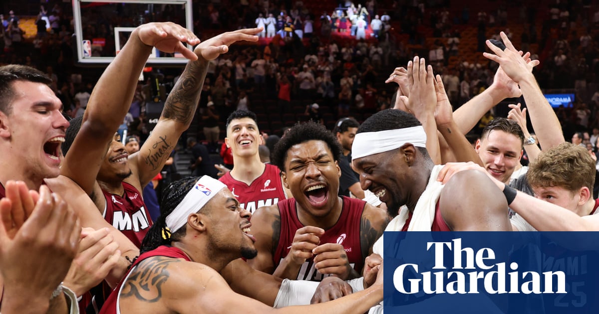 Bam Adebayo scrie istorie în NBA: 83 de puncte într-un joc, un record pentru Miami Heat și o performanță de neuitat Miami Heat a trăit marți seară o experiență cu adevărat unică în istoria sa recentă, după ce Bam Adebayo a reușit o performanță nemaipomenită pe teren, marcată de 83 de puncte înscrise într-un singur meci