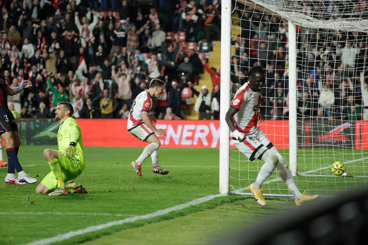 Levante a pierdut două puncte valoroase în lupta pentru evitarea retrogradării, după ce a remizat în ultima secundă cu Rayo Vallecano, scor 1-1, pe stadionul din Vallecas