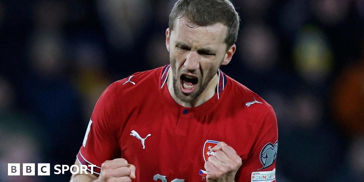 Republica Cehă acasă la Campionatul Mondial după o calificare dramatică în fața Danemarcei Republica Cehă revine pe scena mondială după o pauză de 20 de ani, calificându-se pentru Campionatul Mondial din Qatar, după un success dramatic în fața Danemarcei, în finala barajului de calificare de pe teren propriu, de la Praga