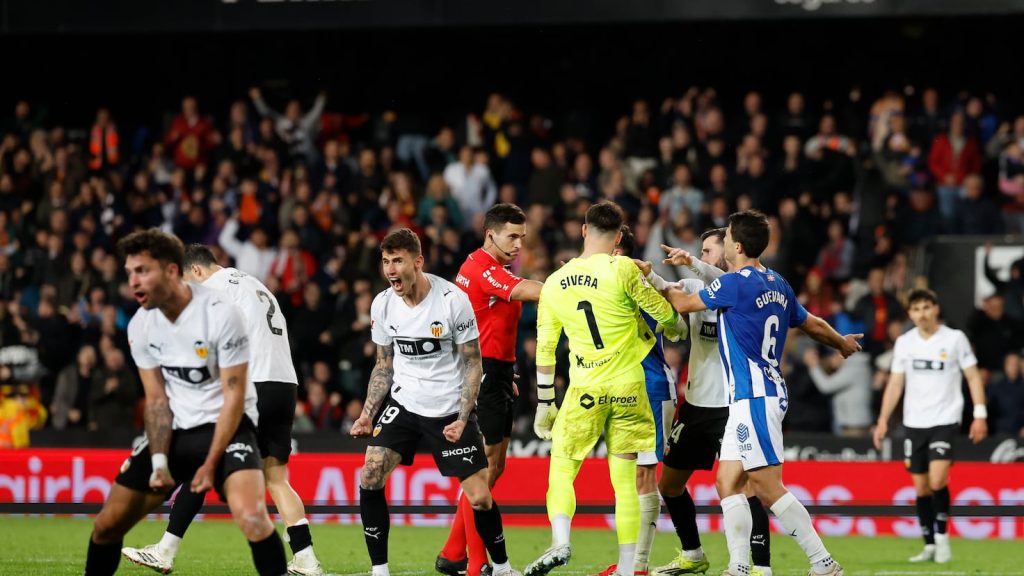 Valencia a reușit o revenire senzațională pe stadionul Mestalla, după ce a fost condus aproape tot meciul