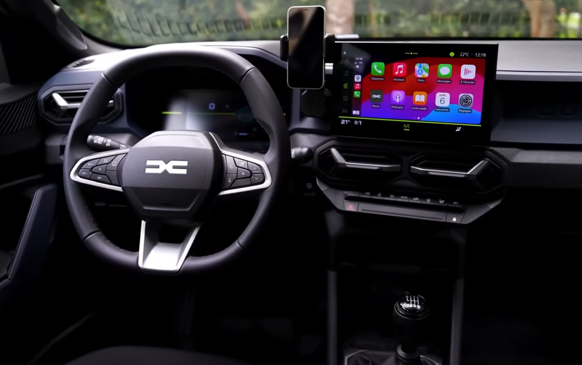 Dacia a anunțat oficial numele noului său crossover compact, care va fi lansat în cursul acestui an, urmând să devină un punct de reper în gama de modele a mărcii din Mioveni