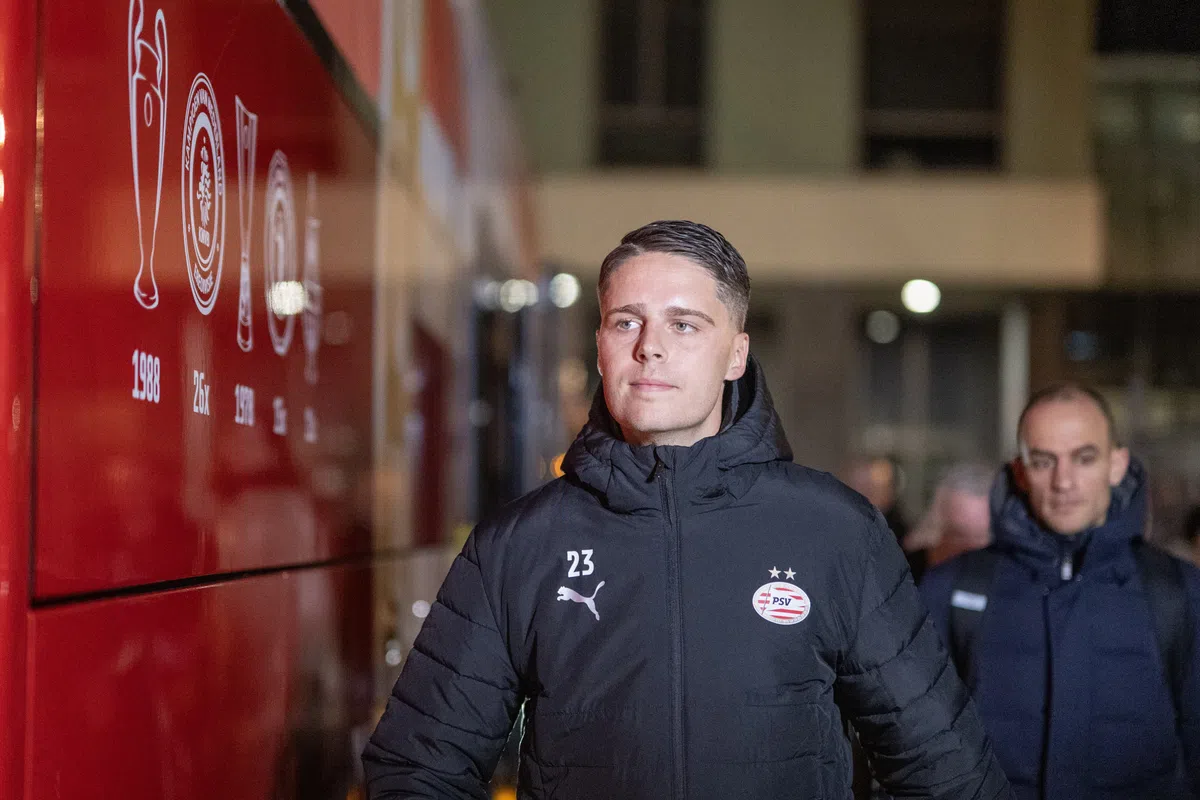 Universitatea din Eindhoven anunță schimbări în echipa de fotbal, după absența lui Veerman Anunțatele modificări în lotul echipei PSV Eindhoven pentru meciul contra NEC din această etapă a campionatului se datorează unui eveniment mai puțin previzibil
