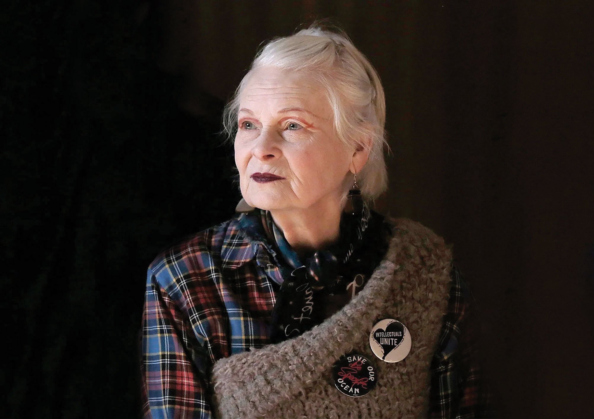 O profesoară de școală primară a devenit brusc o figură influentă în universul modei din Anglia, schimbând cursul istoric al stilului britanic