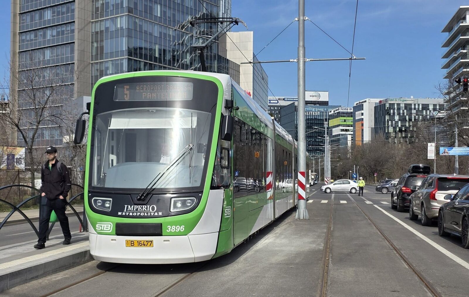 Redeschiderea liniei 5 de tramvai din București, după o pauză de peste opt ani, a adus în sfârșit speranța pentru cei care accesează zilnic nord-estul capitalei