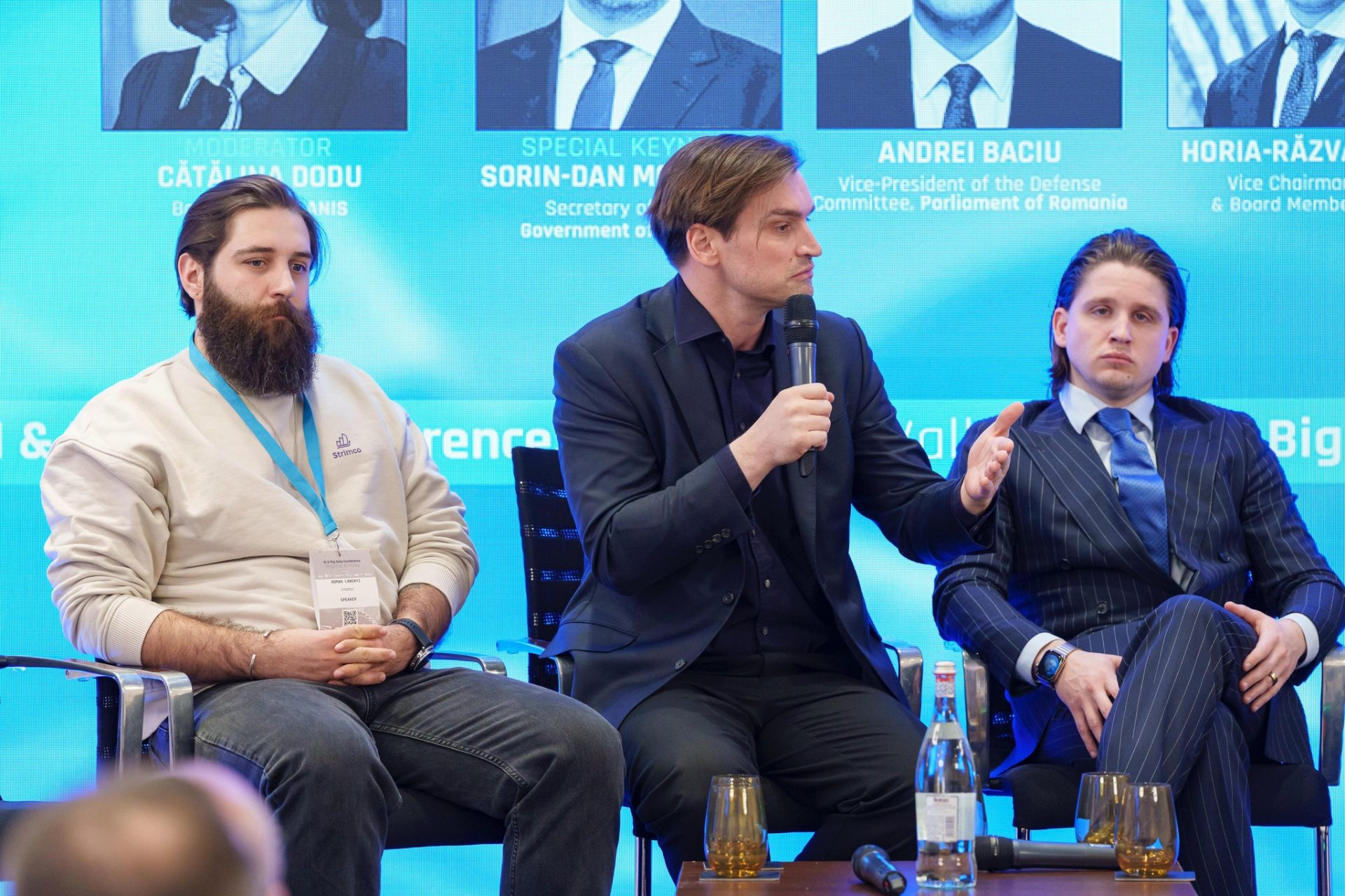 Deputatul Andrei Baciu a intervenit recent la AI & BIG Data Conference pentru a discuta despre impactul inteligenței artificiale (AI) în viața profesională și pentru a sublinia necesitatea unei utilizări concrete în activitatea de zi cu zi