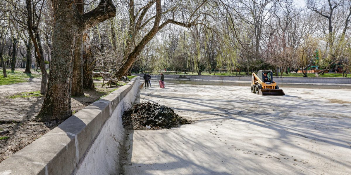 Lacul Cișmigiu se reumple cu apă în timp ce ALPAB continue amenajările
