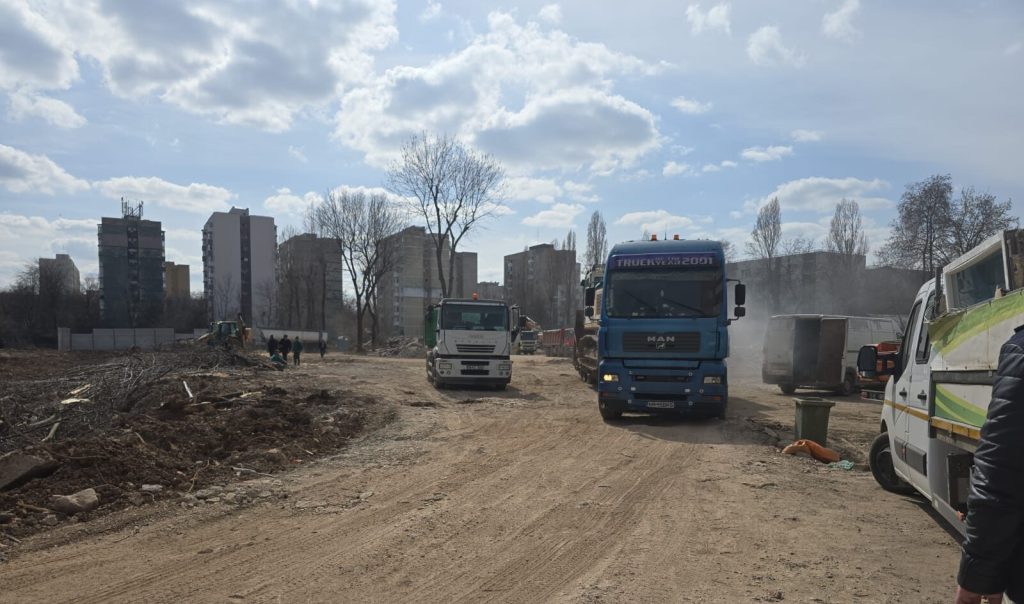 Poluarea atmosferică din București devine tot mai dificil de gestionat, iar autoritățile se confruntă cu un val de controale și sancțiuni în încercarea de a face față surselor de emisii nocive