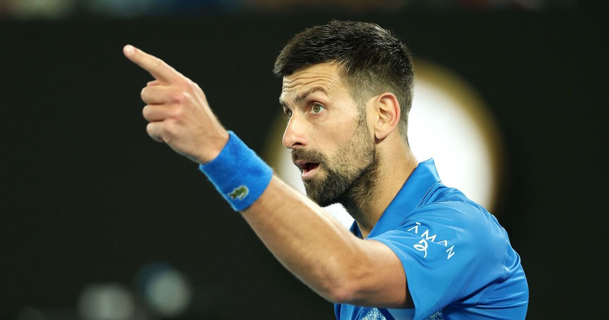 Novak Djokovic atrage condamnări după mesajul adresat Kosovo, în timpul turneului de la Indian Wells Celebrul jucător de tenis Novak Djokovic a stârnit controverse internaționale după ce a scris, imediat după victoria sa la Indian Wells, un mesaj pe camera video în care își exprimă sprijinul pentru Serbia în conflictul cu Kosovo