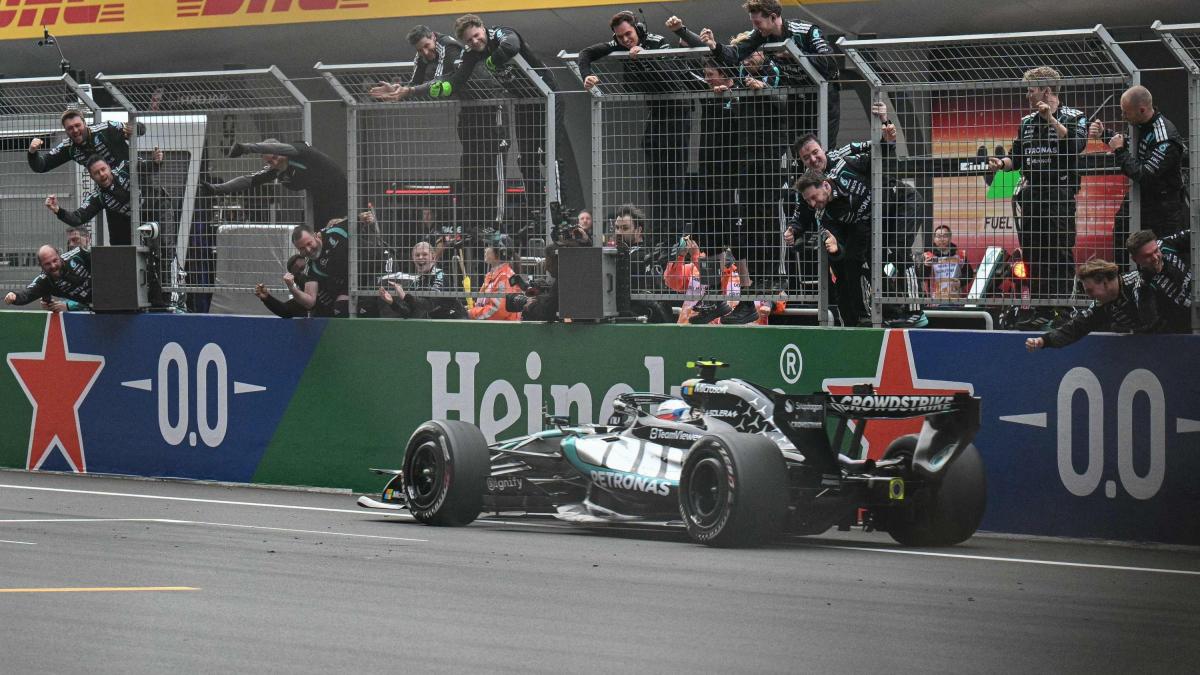 Mercedes Vincente în istoria cursei: un succes record cu șase victorii Mercedes a confirmat încă o dată statutul de lider în cursele de mobile racing, devenind cel mai de succes constructor în istoria acestui eveniment, cu un total impresionant de șase victorii de-a lungul vremii