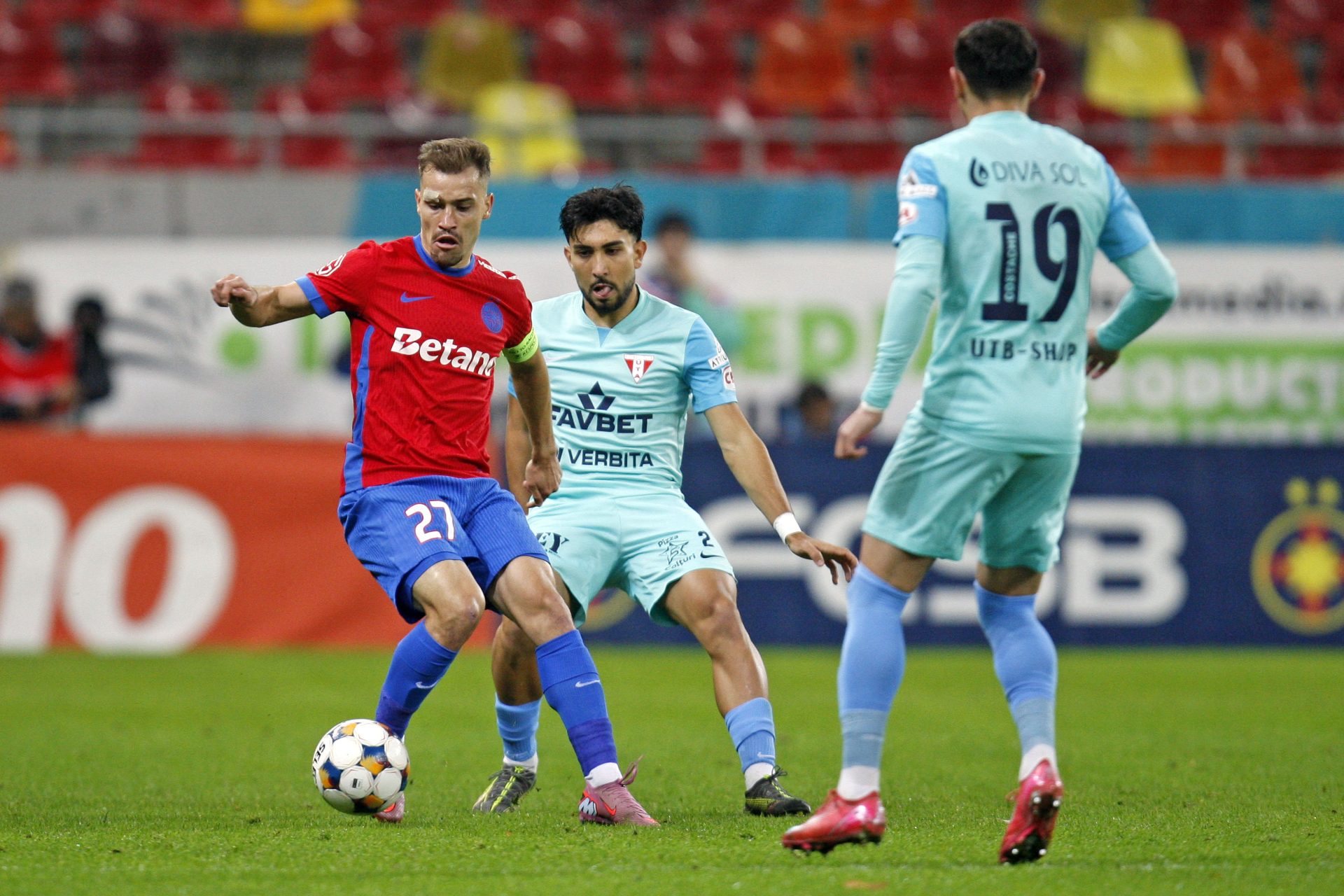 FCSB vs. UTA: duel crucial pentru primul loc în play-out