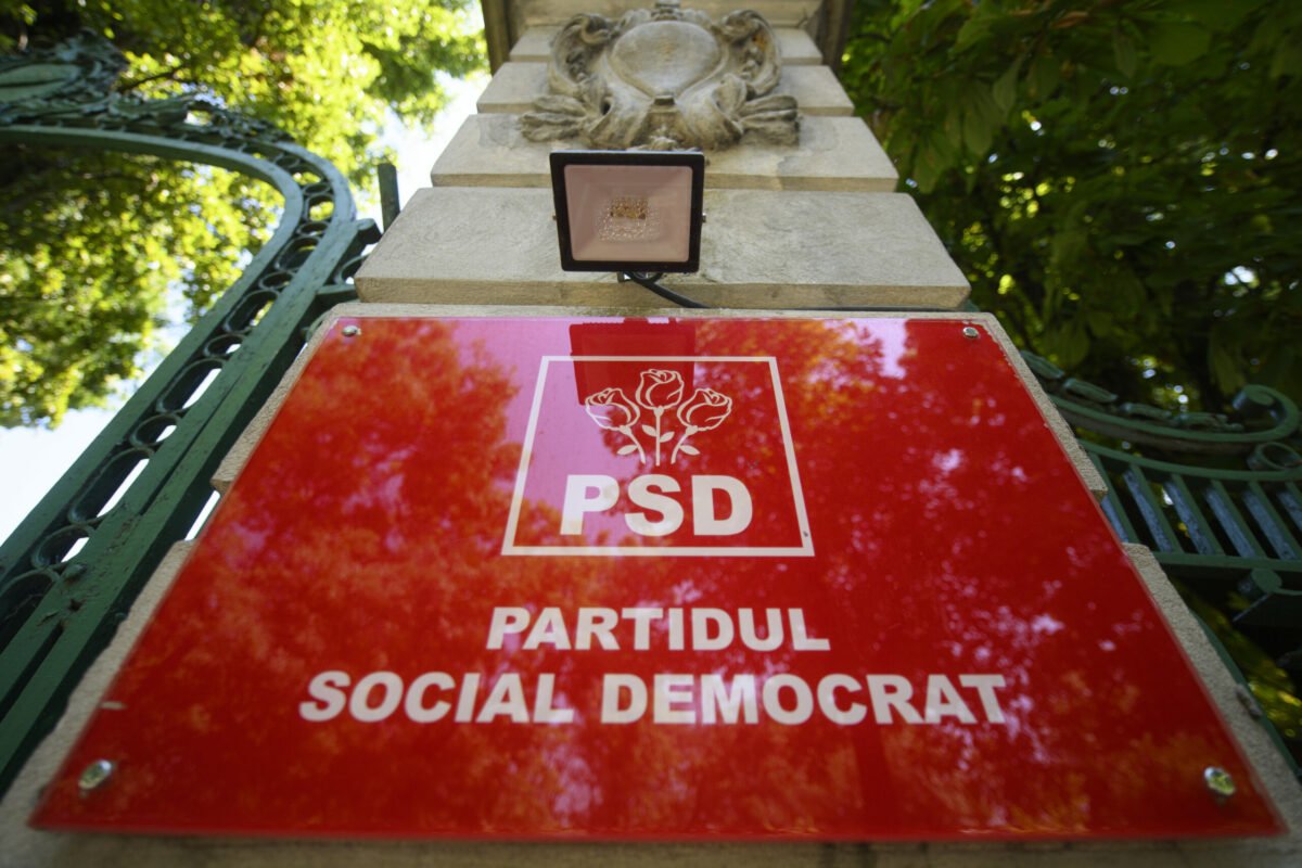 Criză în coaliție: PSD acuză premierul Ilie Bolojan de blocaj în negocierile bugetare Tensiunile au escaladat în interiorul coaliției de guvernare după ce social-democrații au lansat un atac dur la adresa premierului Ilie Bolojan, afirmând că acesta „a provocat astăzi un nou blocaj în Coaliția de guvernare în cadrul negocierilor pentru elaborarea Bugetului de stat”