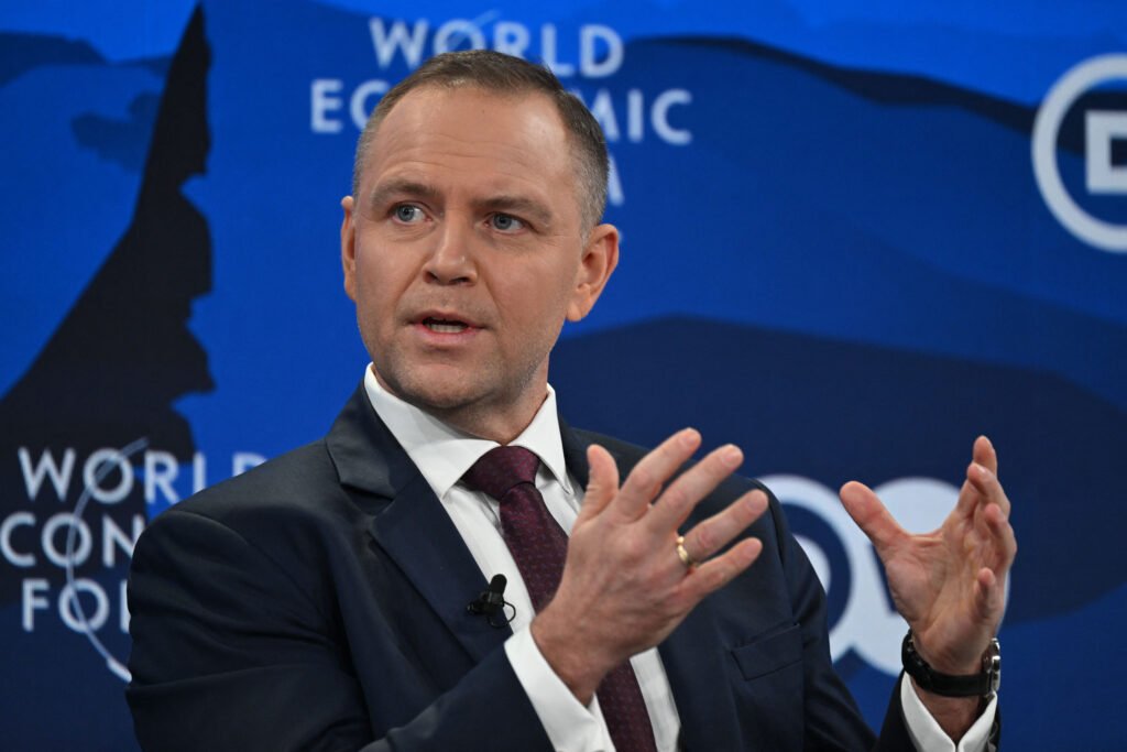 Polonia restricționează beneficiile pentru refugiații ucraineni, după patru ani de sprijin Guvernul polonez a adoptat joi o lege controversată ce limitează accesul refugiaților ucraineni la beneficiile sociale, într-un efort de a recalibra ajutorul acordat de la începutul invaziei rusești din 2022