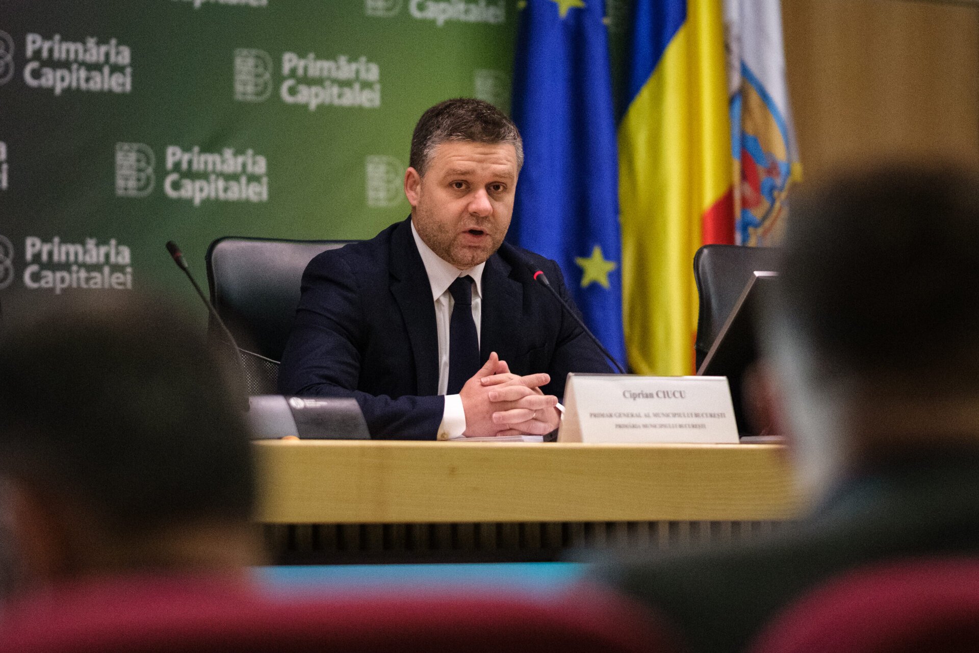 Ședința Consiliului General al Municipiului București (CGMB) s-a încheiat din nou fără a se putea desfășura, după ce absența semnificativă a membrilor a împiedicat adoptarea unor decizii esențiale pentru funcționarea orașului