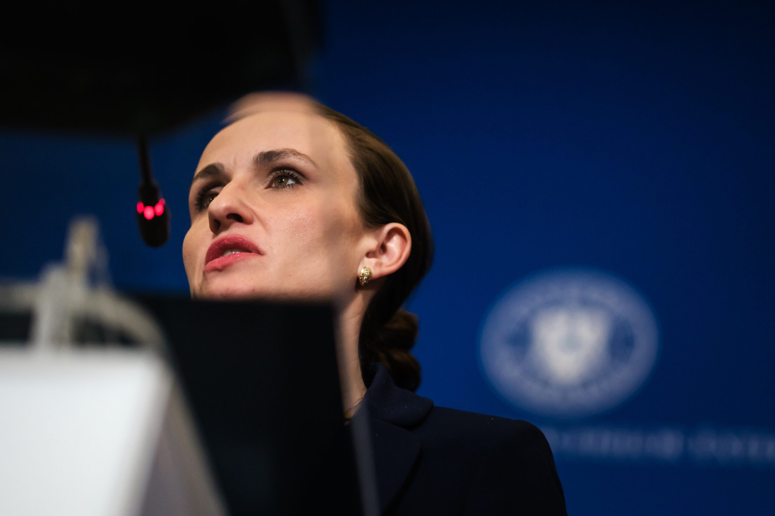 Fata minoră a lui Victor Ponta nu a fost lăsată să urce în autocar în Dubai, pentru Oman