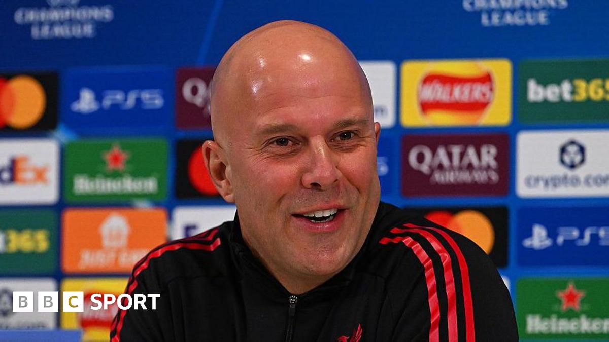 Antrenorul Arne Slot admite că a comis greșeli, pe fondul nemulțumirii fanilor Liverpool Liverpool traversează o perioadă dificilă, iar rezultatele din ultimele meciuri au dus la o reacție critică din partea suporterilor, inclusiv la huiduieli și frustrare vizibilă pe stadion