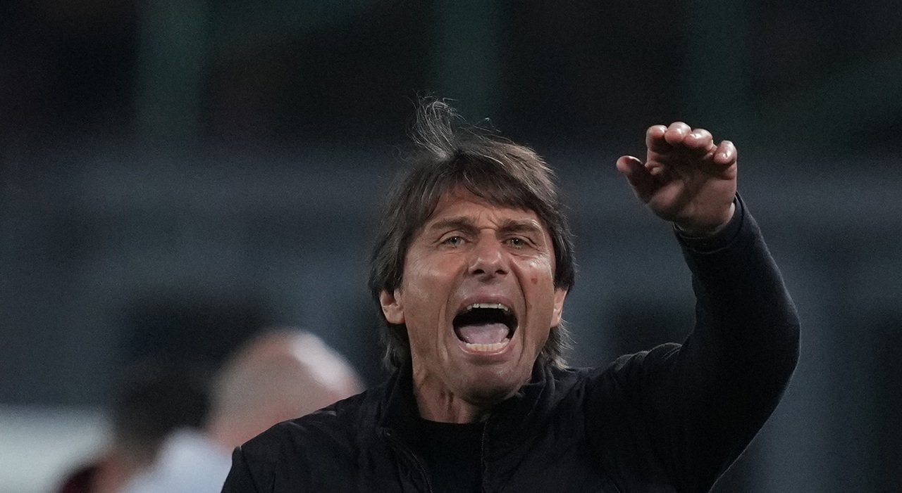 Antrenorul Napoli, Antonio Conte, a vorbit despre starea de joc a echipei și șansele acesteia în lupta pentru calificarea în Liga Campionilor, în condițiile în care echipa se află la doar câteva etape distanță de linia de sosire a campionatului italian Serie A