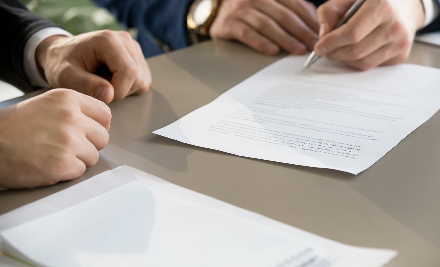 Începând cu anul 2026, angajatorii din România vor avea o responsabilitate mai mare în emiterea adeverinței de vechime, un document esențial pentru orice fost salariat