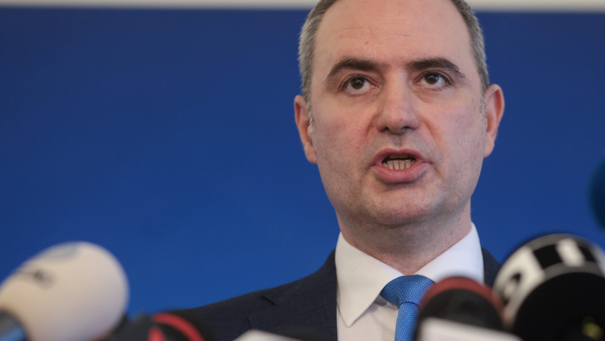 Ministrul Investițiilor și Fondurilor Europene, Alexandru Nazare, implicat într-un accident rutier în Capitală, a produs recent surprindere în spațiul public