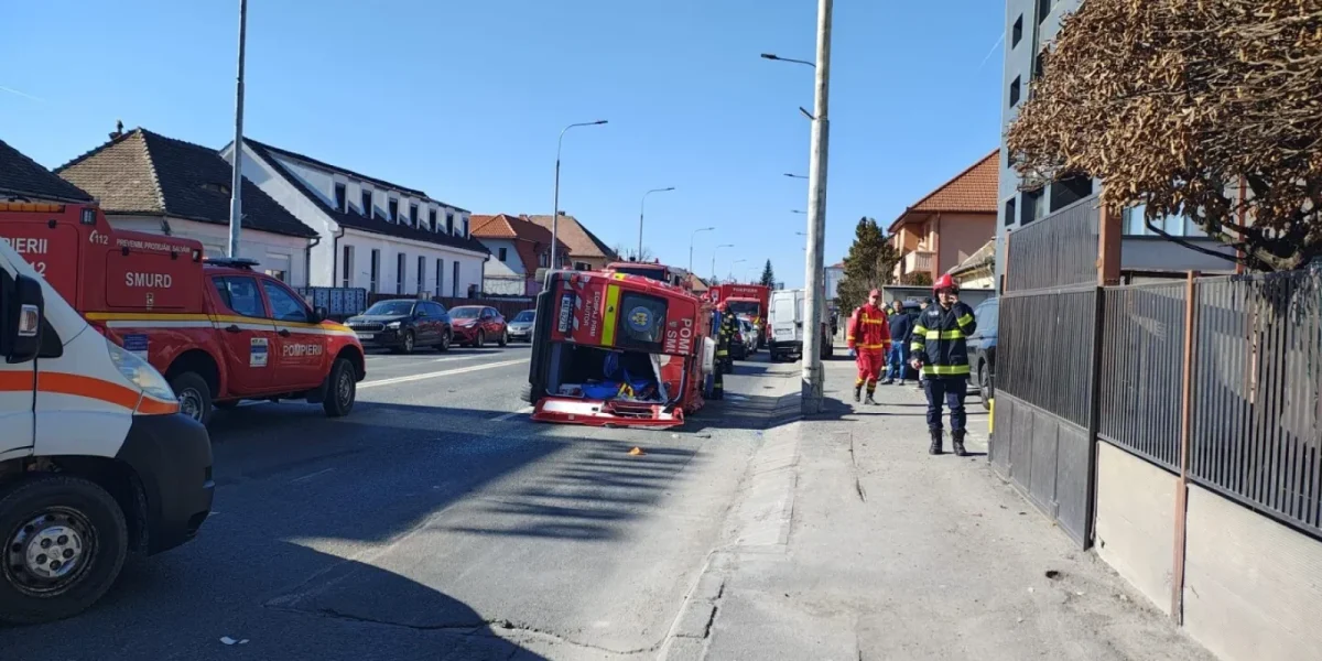 Ambulanta-cu-6-persoane-implicata-intr-un-accident-in-Sibiu.-A-fost-activat-Planul-Rosu-de-Intervent.webp - StiriAlese