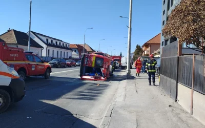 Ambulanta-cu-6-persoane-implicata-intr-un-accident-in-Sibiu.-A-fost-activat-Planul-Rosu-de-Intervent.webp - StiriAlese