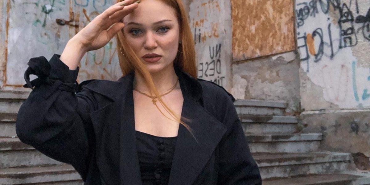 Andreea-Anita-condusa-pe-ultimul-drum.-Momente-sfasietoare-la-inmormantare.jpg - StiriAlese