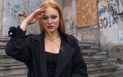 Andreea-Anita-condusa-pe-ultimul-drum.-Momente-sfasietoare-la-inmormantare.jpg - StiriAlese