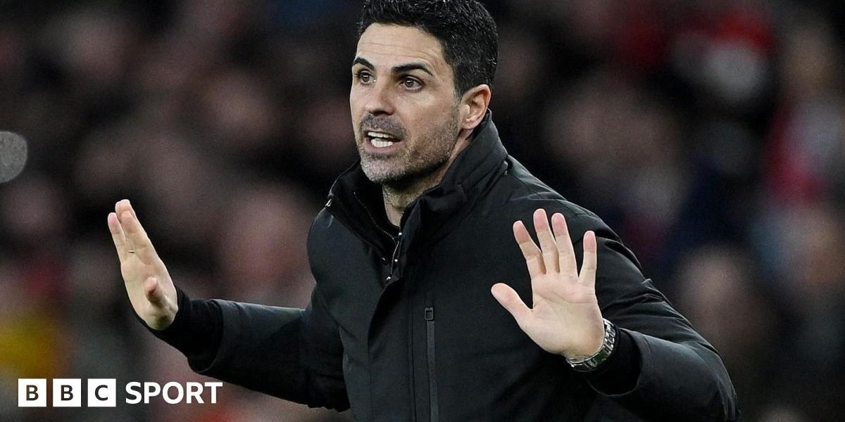 Arsenal boss Mikel Arteta holds his hands up while on the touchline during their match against Chelsea