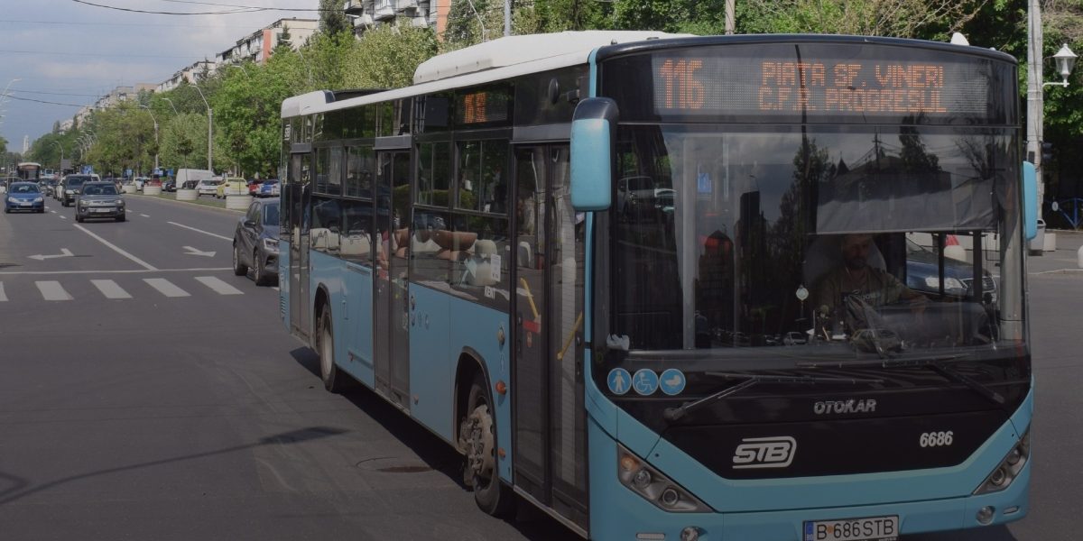 Trei autobuze, într-o stație nouă la Piața Eroii Revoluție, de vineri