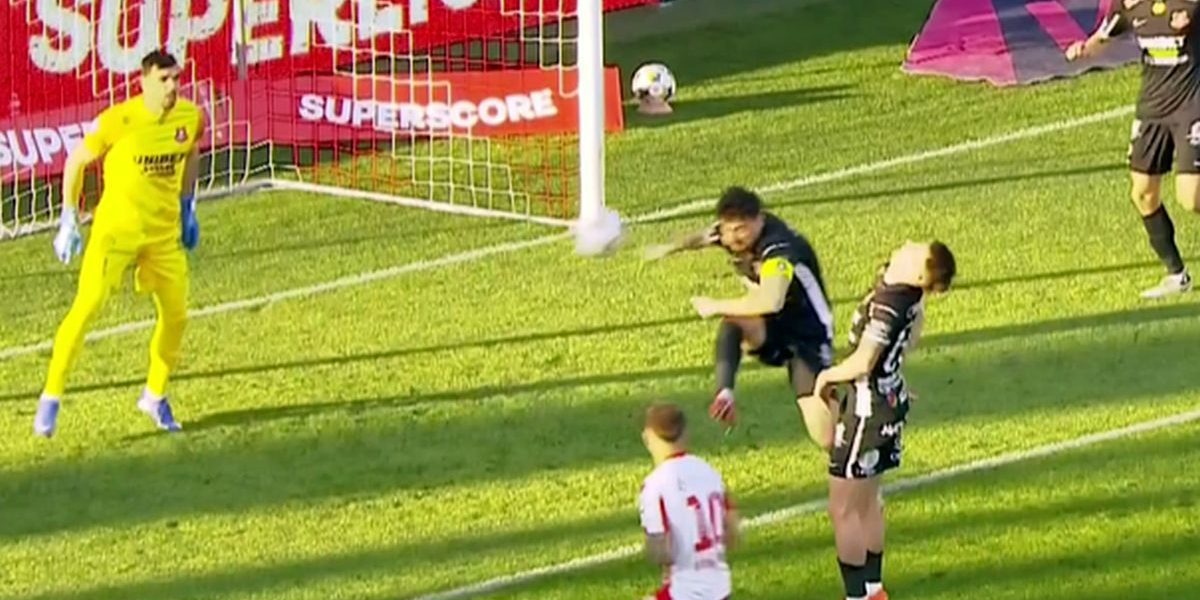 Autogol ANTOLOGIC în UTA - Hermannstadt! Faza va face înconjurul lumii
