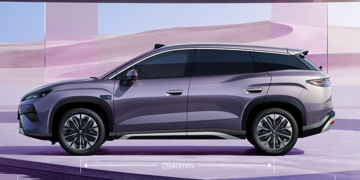 BYD-Song-Ultra-EV-side-1.jpg - StiriAlese