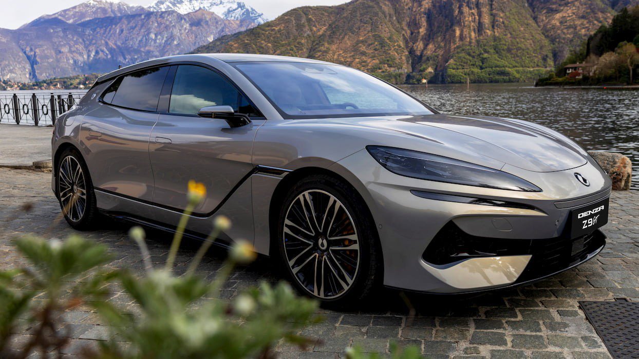 Denza Z9 GT, noul model electric al companiei BYD, face valuri în piața auto prin promisiunea unei autonomie impresionant de mari, chiar și pentru segmentul de lux și performanță