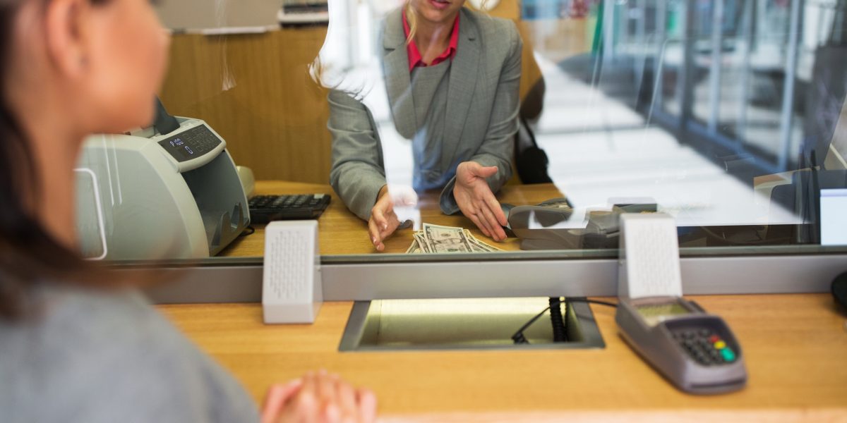 România devine lider european în sectorul bancar, depășind 1 miliard de dolari