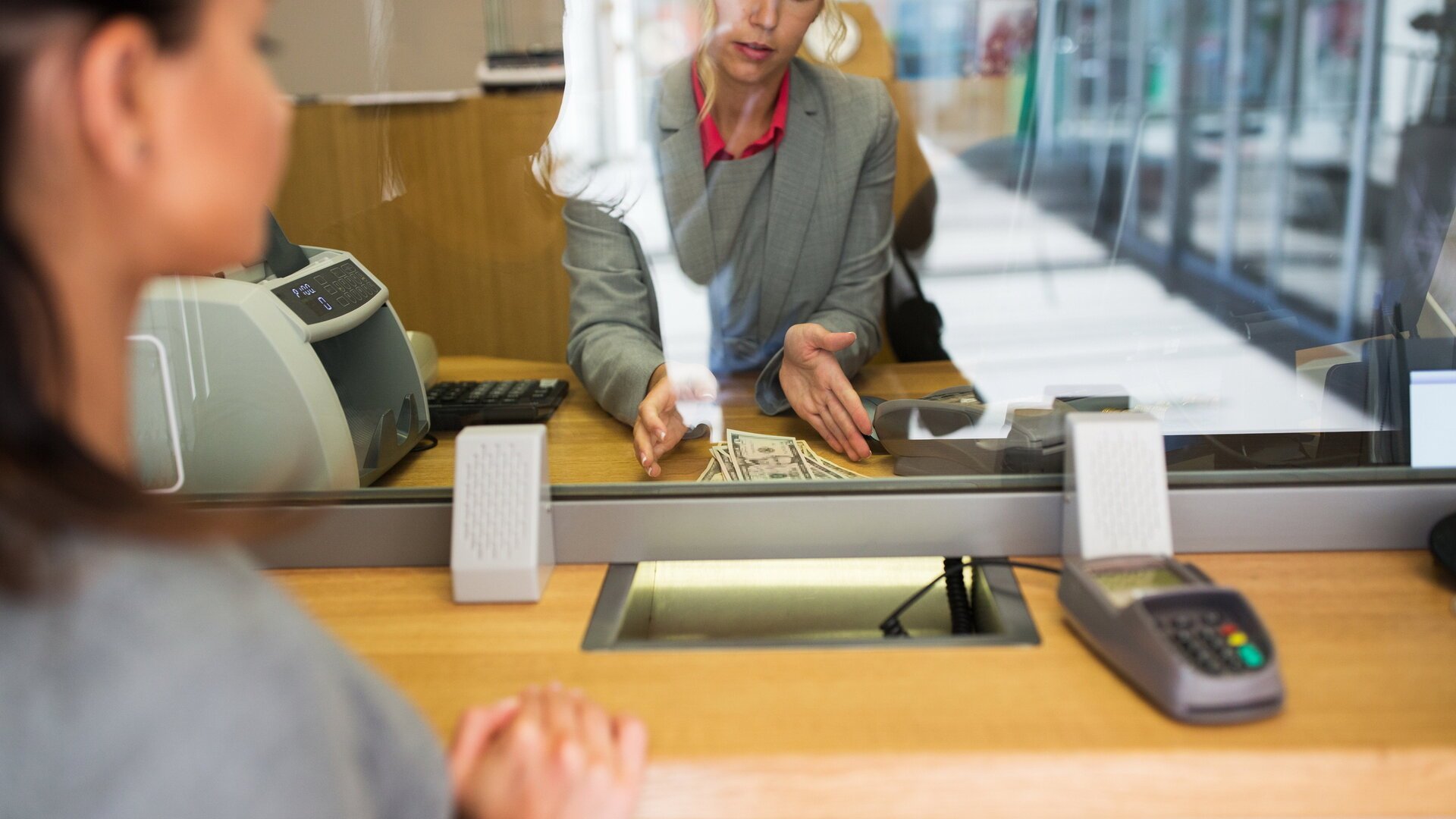 Banca Transilvania își menține poziția de lider pe piața bancară din România, confirmându-și statutul de brand de înaltă valoare la nivel internațional