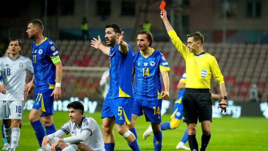 Espulsione Bastoni. il centrale condanna l'Italia a 45' di sofferenza contro la Bosnia