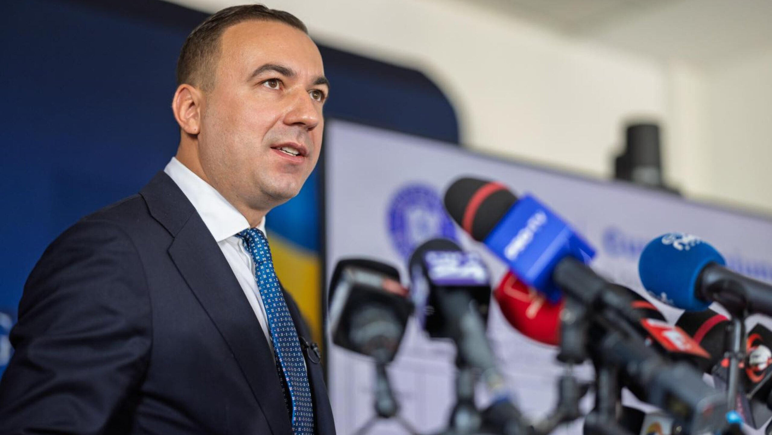 România își pregătește viitorul energetic printr-un plan ambițios de dezvoltare a capacităților de stocare a energiei în baterii, după ce autoritățile europene au aprobat recent o schemă de sprijin în valoare de 150 de milioane de euro pentru astfel de proiecte strategice