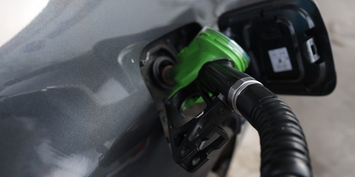 Tensiuni între Bolojan, ministrul Finanțelor și cel al Energiei privind reducerea accizei la carburanți. Ce au decis oficialii (surse)