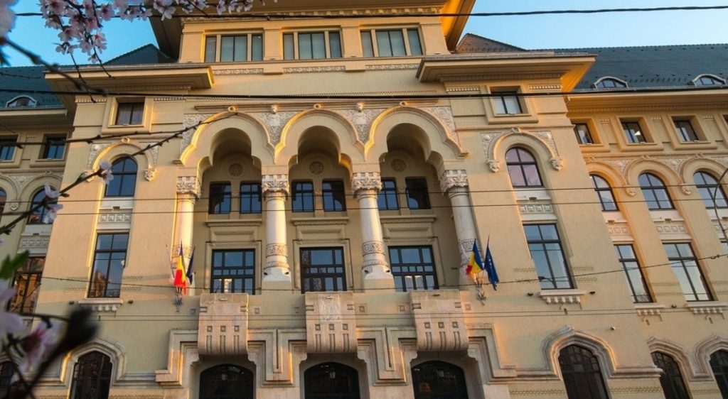 Bugetul pentru anul 2026 nu reflectă rezultatele referendumului din București, organizat în 2024 la inițiativa fostului primar general Nicușor Dan, o decizie care ridică semne de întrebare asupra continuității procesului democratic în capitală