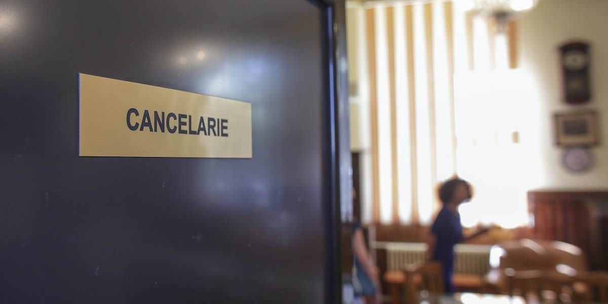 Cancelarie-scoala-profesori-catalog-Foto-INQUAM-Photos-Octav-Ganea.jpg - StiriAlese