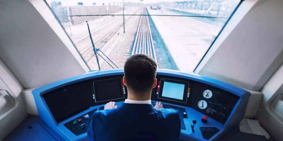 Cat-costa-cursurile-pentru-mecanic-de-locomotiva-si-ce-salariu-poti-avea-la-CFR.jpg - StiriAlese