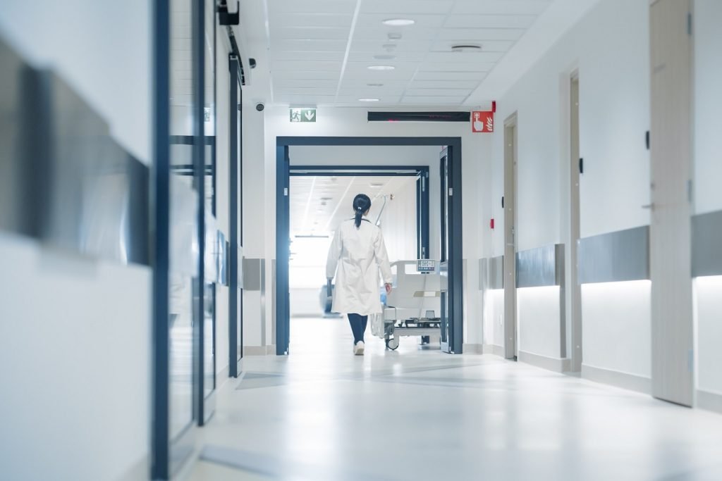 Salariile asistenților medicali din spitale județene, cifrele pentru 2026
