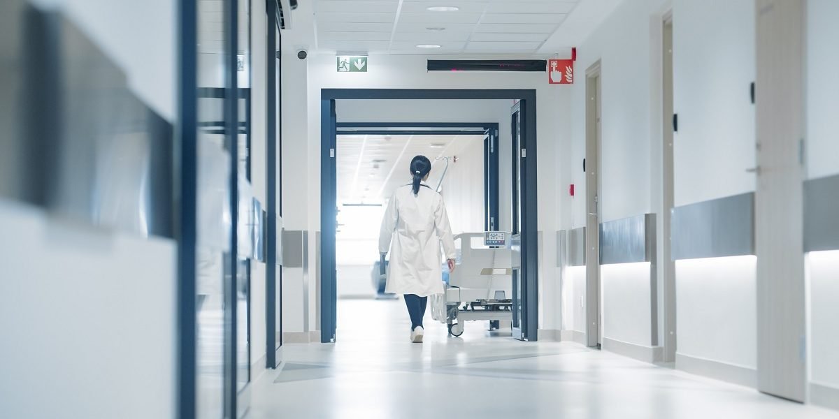 Ce-salariu-are-un-asistent-medical-intr-un-spital-judetean.-Sumele-actualizate-pentru-2026.jpg - StiriAlese