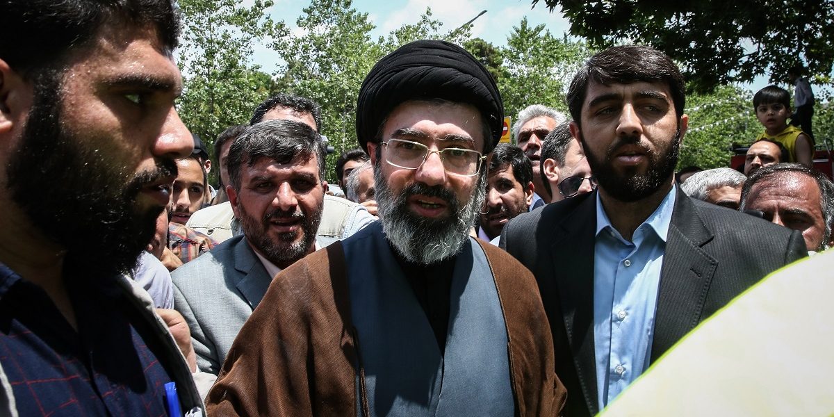 Cine-e-Mojtaba-Khamenei-si-de-ce-a-fost-ales-ca-noul-lider-suprem-al-Iranului.-Israel-ameninta-ca-l.jpeg - StiriAlese