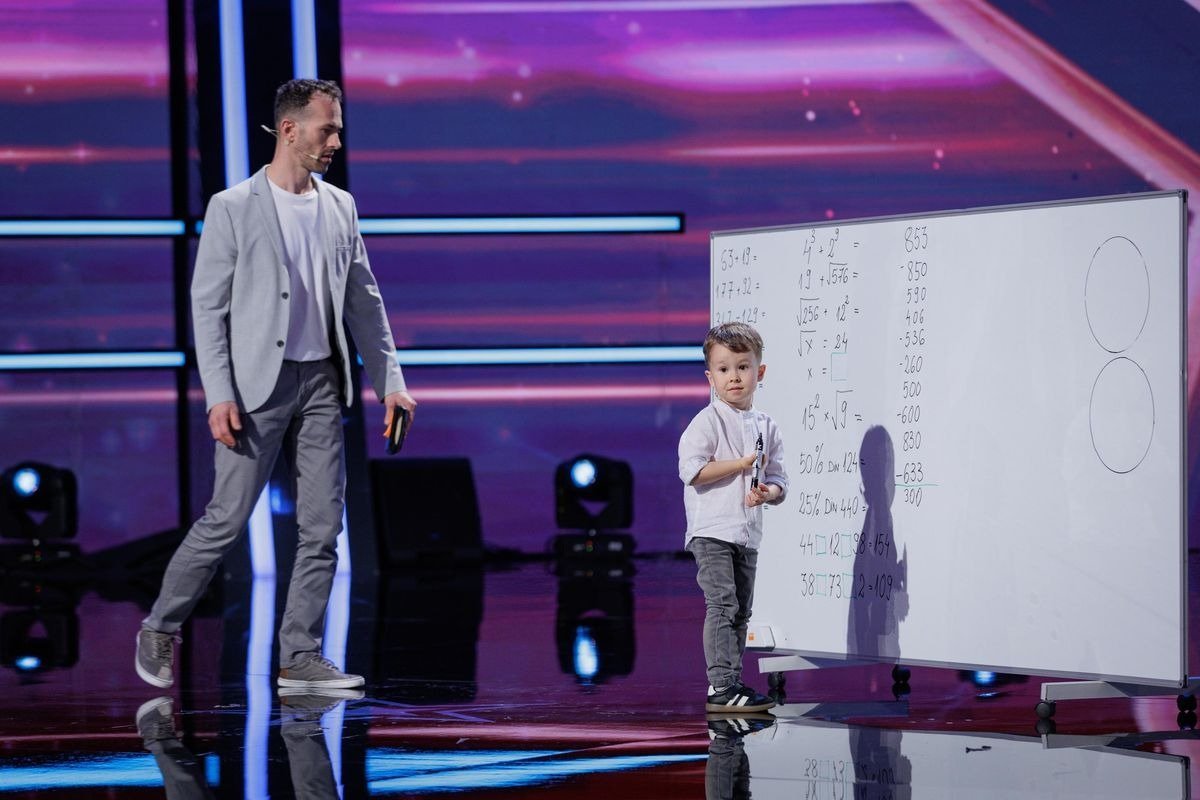 Albert Pascotescu, copil cu inteligență excepțională, câștigă scena „Românii au talent”