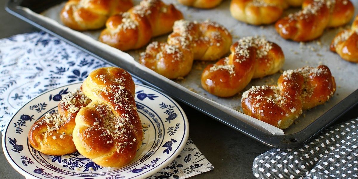 Cum-faci-mucenici-insiropati-perfect.-Proportia-corecta-de-apa-zahar-ca-sa-nu-iasa-prea-dulci.jpg - StiriAlese