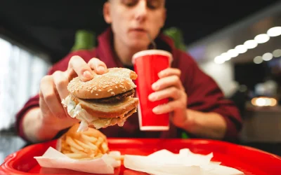 Timișorean, nemulțumit de burgerul comandat, critică lanțul de fast-food