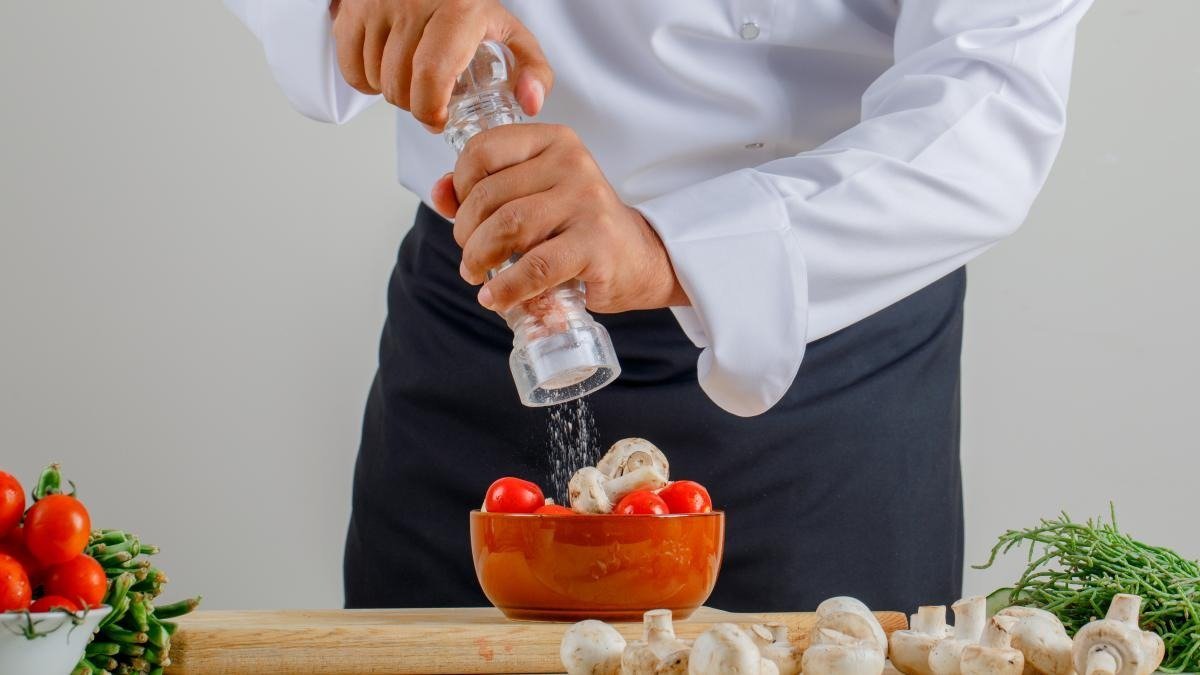 Trucurile restaurante pentru salvarea mâncării prea sărate