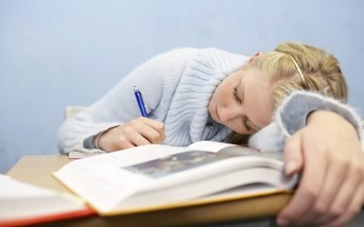 De-ce-cursurile-la-gimnaziu-si-liceu-ar-trebui-sa-inceapa-la-ora-9.-Recomandarea-medicilor-din-Frant.jpeg - StiriAlese